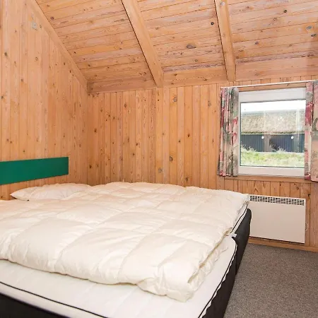 Four-bedroom In 9 *